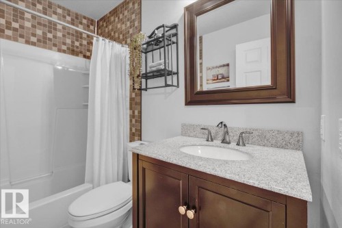 1144 Wedgewood Boulevard, Edmonton, AB - Indoor Photo Showing Bathroom