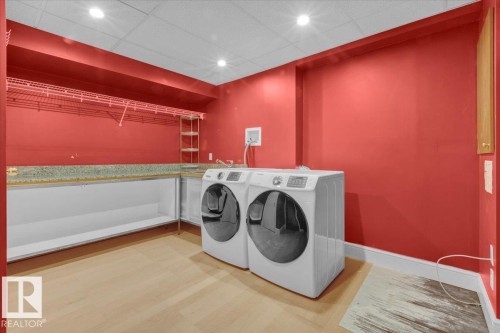 1144 Wedgewood Boulevard, Edmonton, AB - Indoor Photo Showing Laundry Room