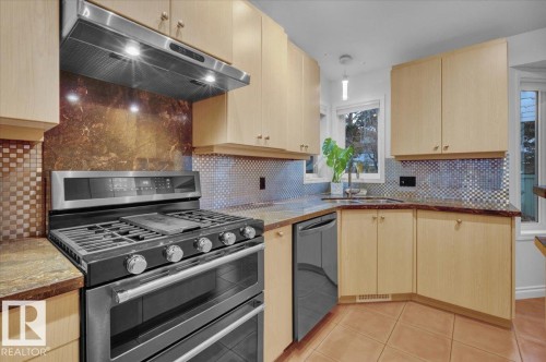 1144 Wedgewood Boulevard, Edmonton, AB - Indoor Photo Showing Kitchen With Double Sink