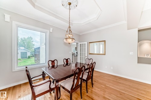 946 Wallbridge Place, Edmonton, AB - Indoor Photo Showing Dining Room