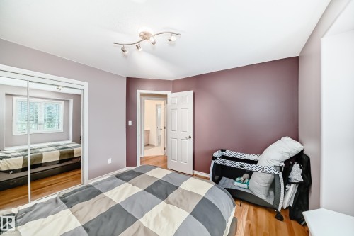 946 Wallbridge Place, Edmonton, AB - Indoor Photo Showing Bedroom