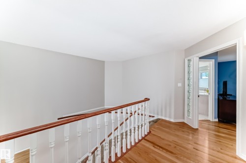 946 Wallbridge Place, Edmonton, AB - Indoor Photo Showing Other Room