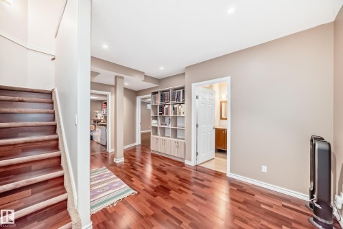 946 Wallbridge Place, Edmonton, AB - Indoor Photo Showing Other Room