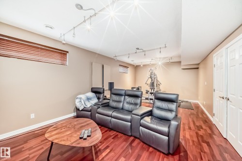 946 Wallbridge Place, Edmonton, AB - Indoor