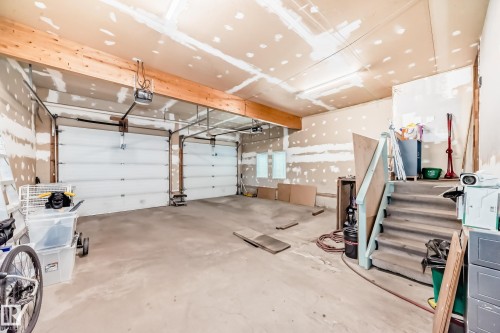 946 Wallbridge Place, Edmonton, AB - Indoor Photo Showing Garage
