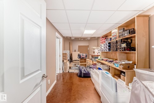 946 Wallbridge Place, Edmonton, AB - Indoor Photo Showing Other Room