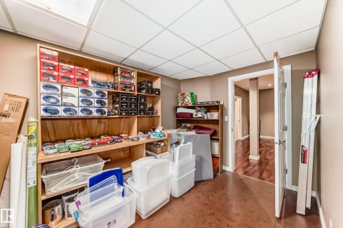 946 Wallbridge Place, Edmonton, AB - Indoor