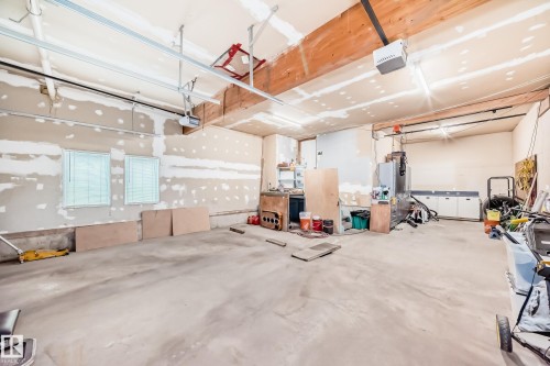 946 Wallbridge Place, Edmonton, AB - Indoor Photo Showing Garage