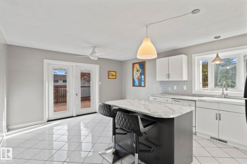 4828 17 Ave, Edmonton, AB - Indoor Photo Showing Kitchen