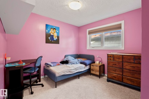 4828 17 Ave, Edmonton, AB - Indoor Photo Showing Bedroom