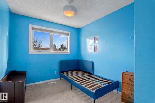 4828 17 Ave, Edmonton, AB - Indoor Photo Showing Bedroom