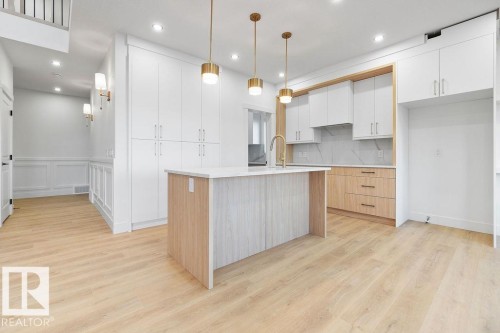 230 Linden Loop, Leduc, AB - Indoor Photo Showing Kitchen With Upgraded Kitchen