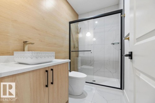 230 Linden Loop, Leduc, AB - Indoor Photo Showing Bathroom