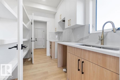 230 Linden Loop, Leduc, AB - Indoor Photo Showing Kitchen With Double Sink