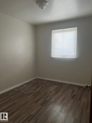 7112 99 Avenue, Edmonton, AB - Indoor Photo Showing Other Room