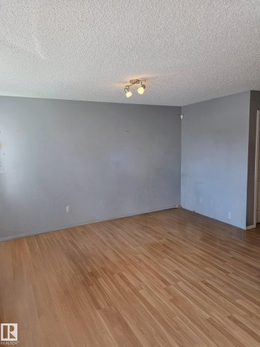 11 6304 Sandin Way, Edmonton, AB - Indoor Photo Showing Other Room