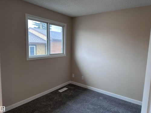 3313 138 Avenue, Edmonton, AB - Indoor Photo Showing Other Room