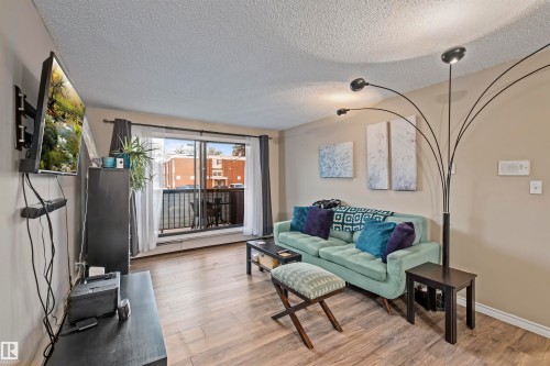 202 11040 82 Street, Edmonton, AB - Indoor Photo Showing Living Room