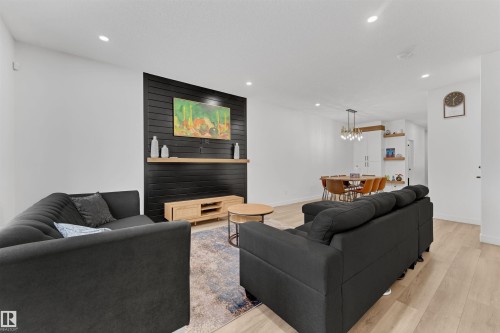 217 Charlesworth Drive, Edmonton, AB - Indoor Photo Showing Living Room