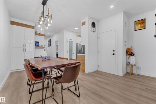 217 Charlesworth Drive, Edmonton, AB - Indoor Photo Showing Dining Room