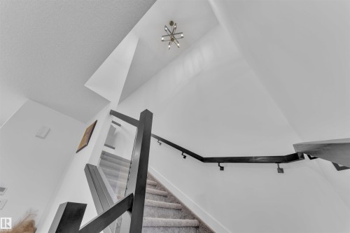 217 Charlesworth Drive, Edmonton, AB - Indoor Photo Showing Other Room