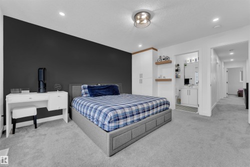 217 Charlesworth Drive, Edmonton, AB - Indoor Photo Showing Bedroom