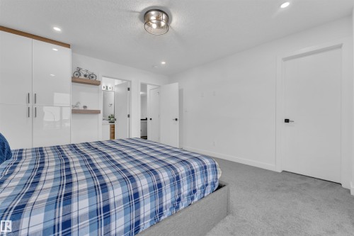 217 Charlesworth Drive, Edmonton, AB - Indoor Photo Showing Bedroom