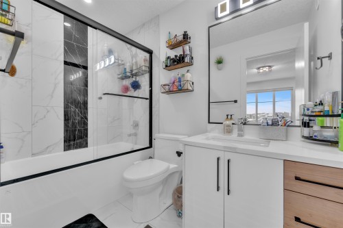 217 Charlesworth Drive, Edmonton, AB - Indoor Photo Showing Bathroom
