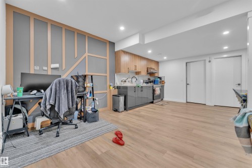 217 Charlesworth Drive, Edmonton, AB - Indoor