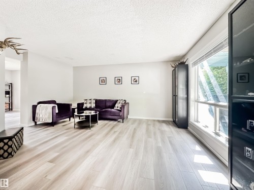 26 10909 106 Street, Edmonton, AB - Indoor