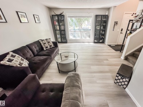 26 10909 106 Street, Edmonton, AB - Indoor