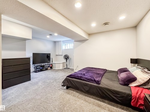 26 10909 106 Street, Edmonton, AB - Indoor