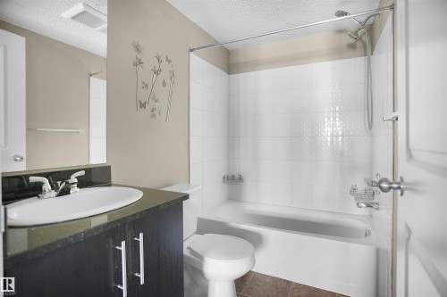 216 3315 James Mowatt Trail, Edmonton, AB - Indoor Photo Showing Bathroom