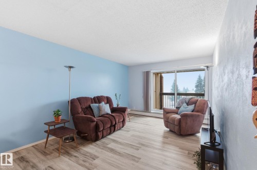 408 10511 19 Avenue, Edmonton, AB - Indoor Photo Showing Living Room