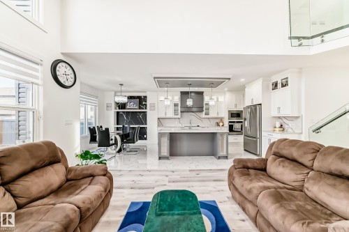 5518 30 Avenue, Beaumont, AB - Indoor Photo Showing Living Room