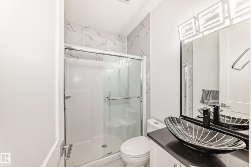 5518 30 Avenue, Beaumont, AB - Indoor Photo Showing Bathroom
