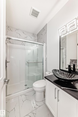 5518 30 Avenue, Beaumont, AB - Indoor Photo Showing Bathroom