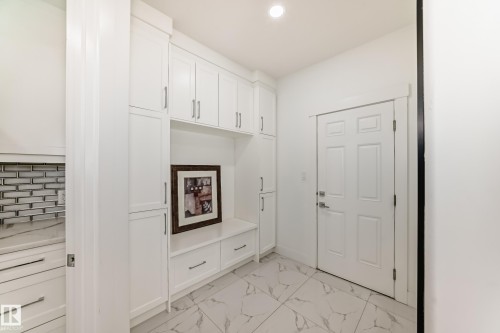 5518 30 Avenue, Beaumont, AB - Indoor Photo Showing Other Room