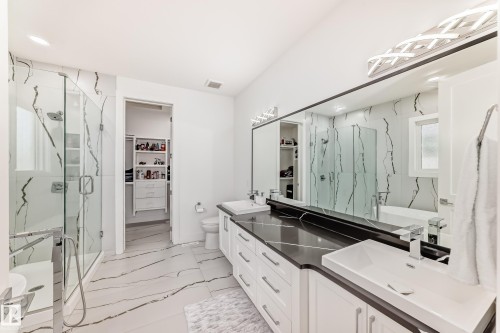 5518 30 Avenue, Beaumont, AB - Indoor Photo Showing Bathroom