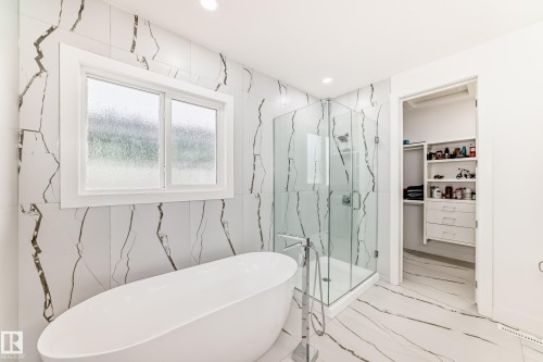 5518 30 Avenue, Beaumont, AB - Indoor Photo Showing Bathroom