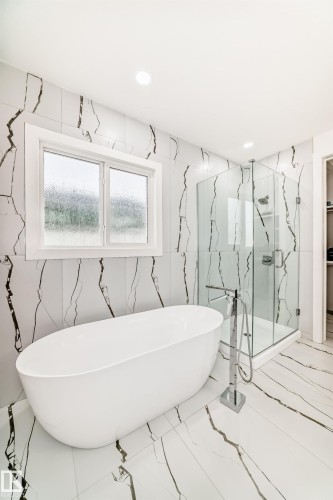 5518 30 Avenue, Beaumont, AB - Indoor Photo Showing Bathroom