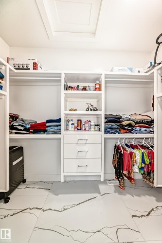 5518 30 Avenue, Beaumont, AB - Indoor With Storage