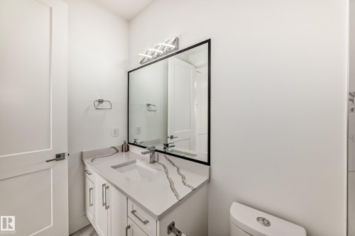 5518 30 Avenue, Beaumont, AB - Indoor Photo Showing Bathroom