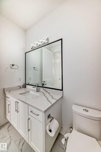 5518 30 Avenue, Beaumont, AB - Indoor Photo Showing Bathroom