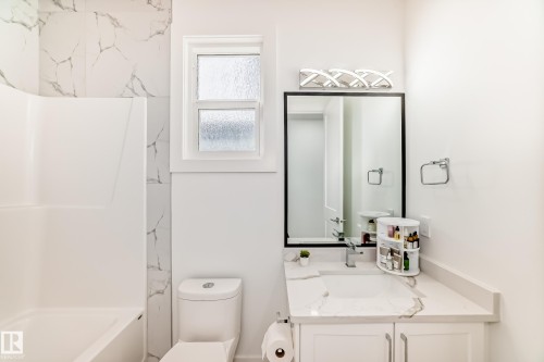 5518 30 Avenue, Beaumont, AB - Indoor Photo Showing Bathroom