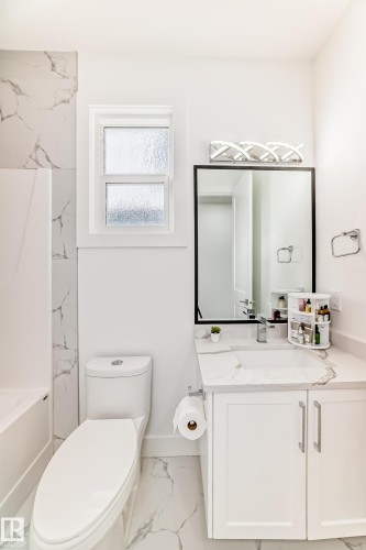 5518 30 Avenue, Beaumont, AB - Indoor Photo Showing Bathroom