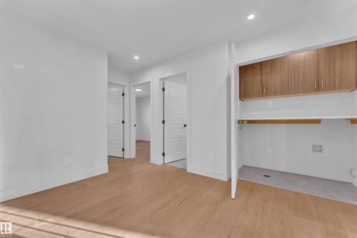 6 Westwyck Link, Spruce Grove, AB - Indoor Photo Showing Other Room