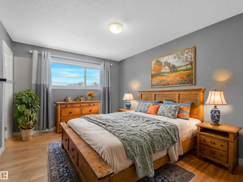 4927 52 Avenue, Bon Accord, AB - Indoor Photo Showing Bedroom