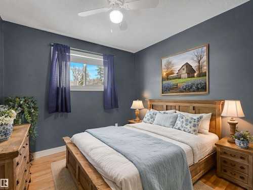 4927 52 Avenue, Bon Accord, AB - Indoor Photo Showing Bedroom