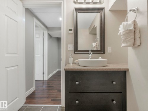 4927 52 Avenue, Bon Accord, AB - Indoor Photo Showing Bathroom